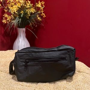 3/$10 Vintage Black Leather Overnight Bathroom Supply Bag w/Zipper &Handle Strap